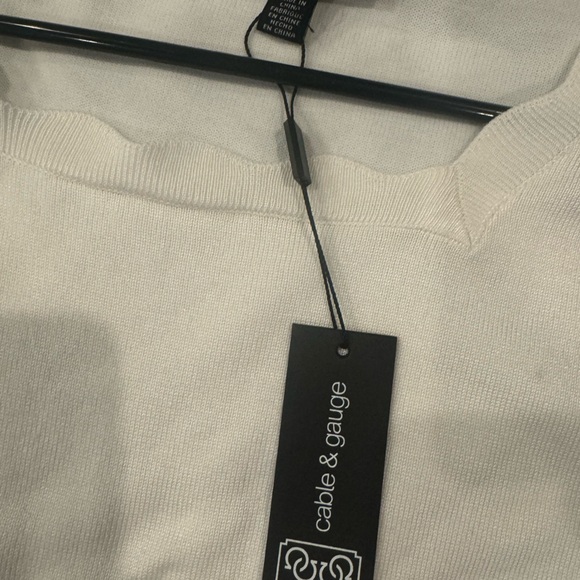 White Short Sleeve Sweater - Picture 2 of 3